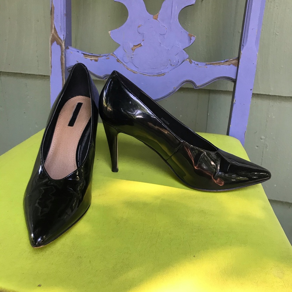 TAHARI Black Patent Leather Pumps Sz 8